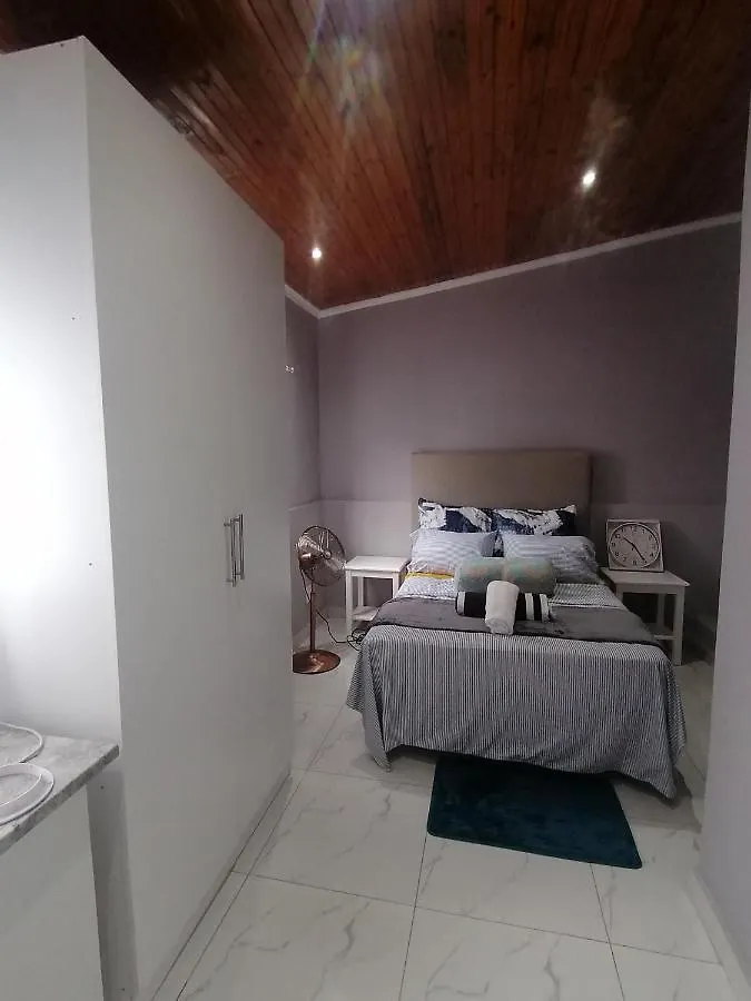 Mila Lodge 1 Cape Town Guest house